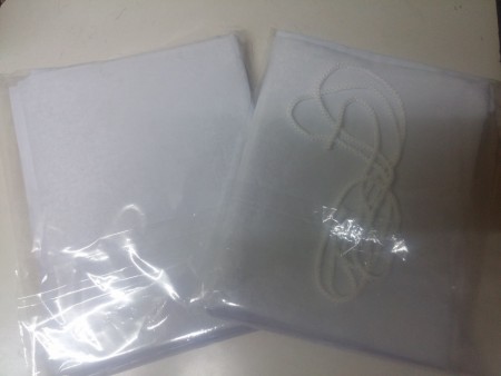 Esta faja es como un Corset de yeso reajustable, que se puede remover y ajustar las veces que sea necesario. La vida útil de la faja es de aproximadamente 2 meses dependiendo solo del cuidado que se le dé. Ud puede volver a usar la faja en este periodo. L